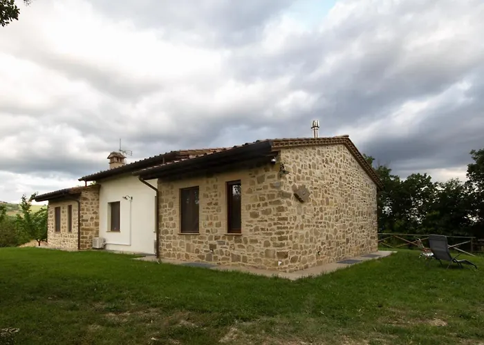 Casale Castro - Serrina * Pianello (Umbria)